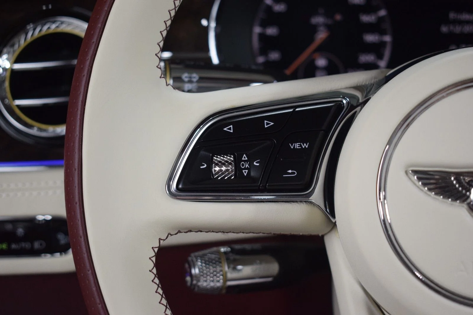 Used 2021 Red Bentley  image 26