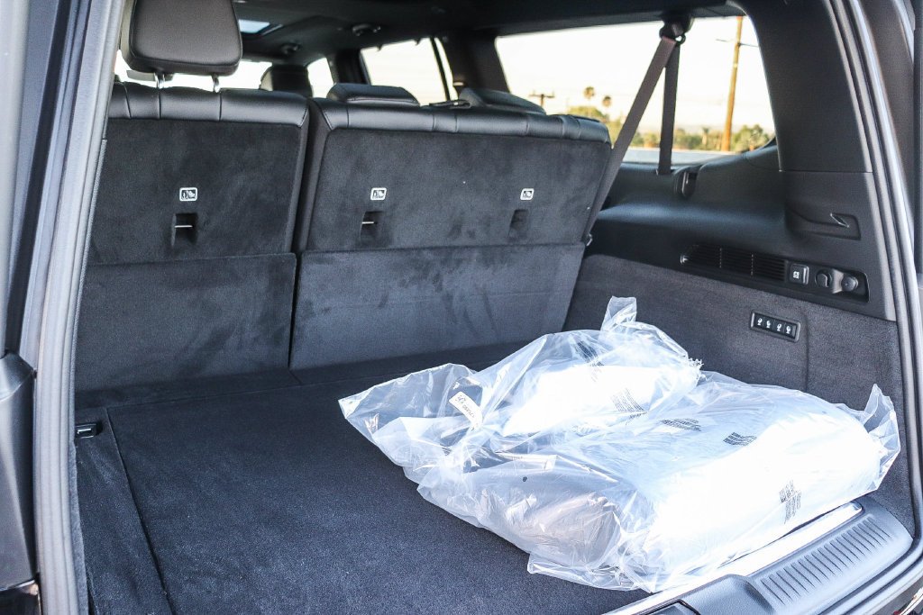 New 2026 Black Jeep Summit Obsidian image 30