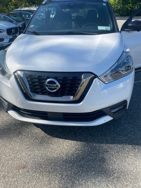 Used 2020 White Nissan SR image 3