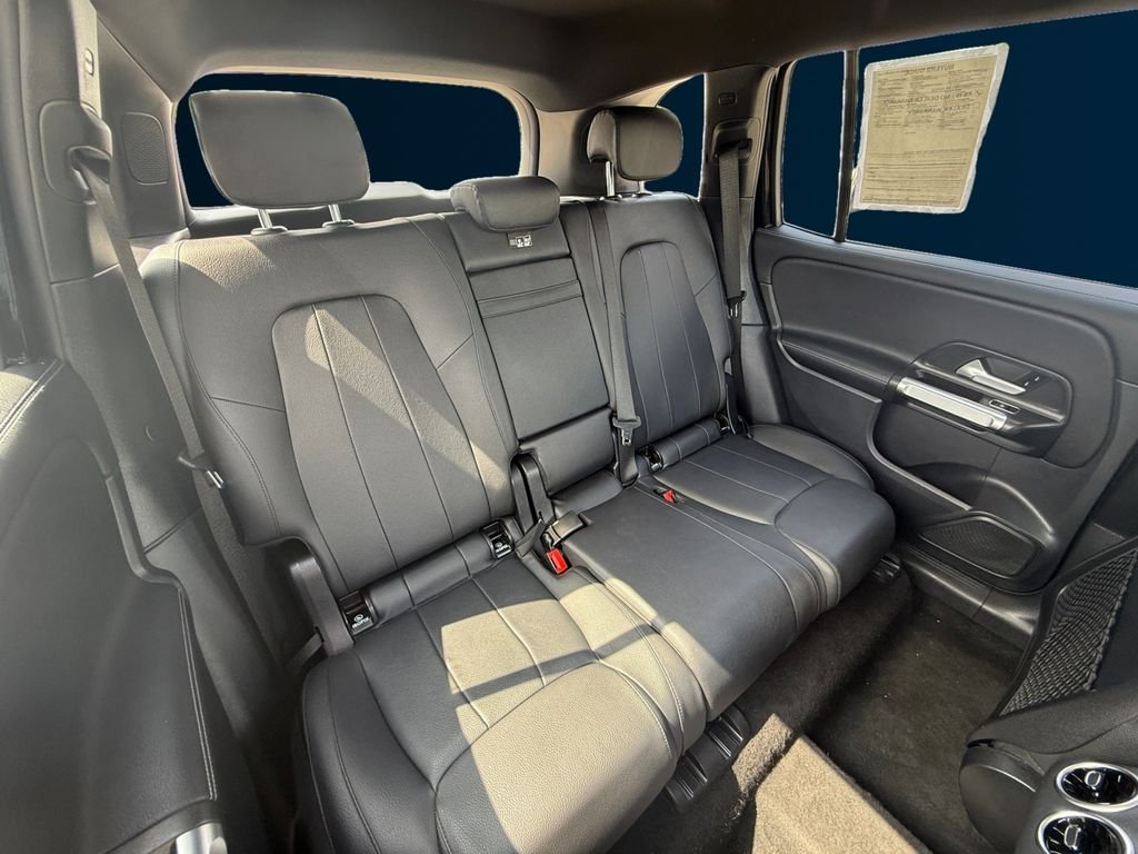 Used 2025 Black Mercedes-Benz GLB 250 image 18