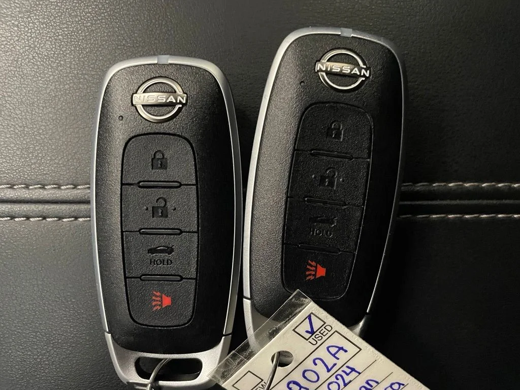 Used 2024 Gray Nissan SV image 18