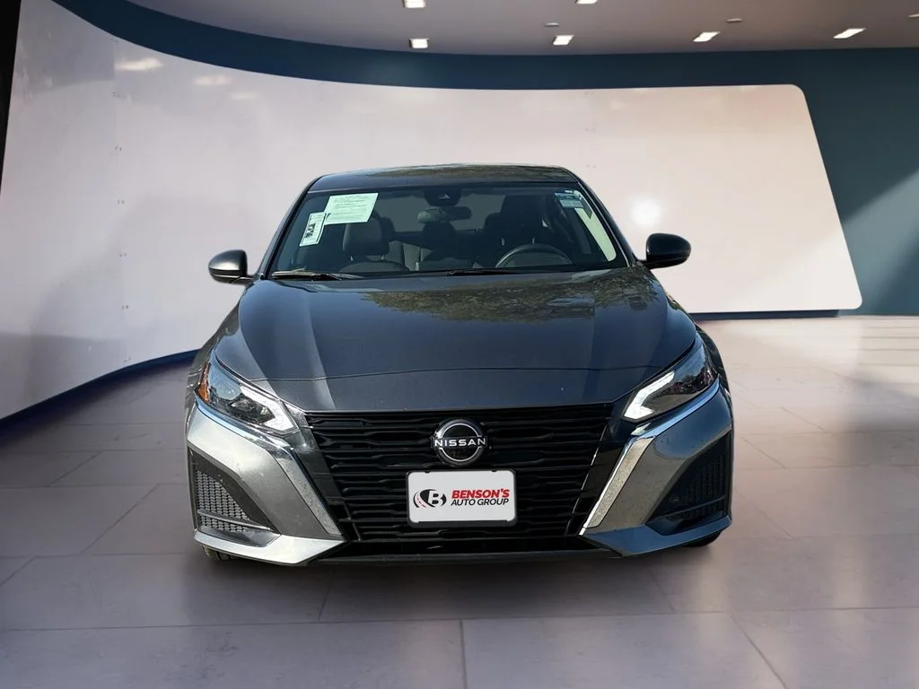 Used 2024 Gray Nissan 2.5 SV image 8
