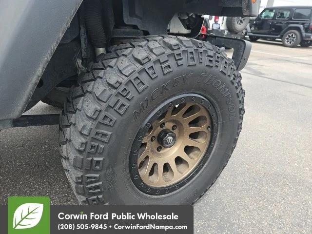 Used 2016 White Jeep Unlimited Rubicon image 4