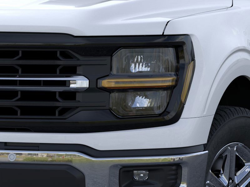 New 2025 Oxford White Ford XLT image 18
