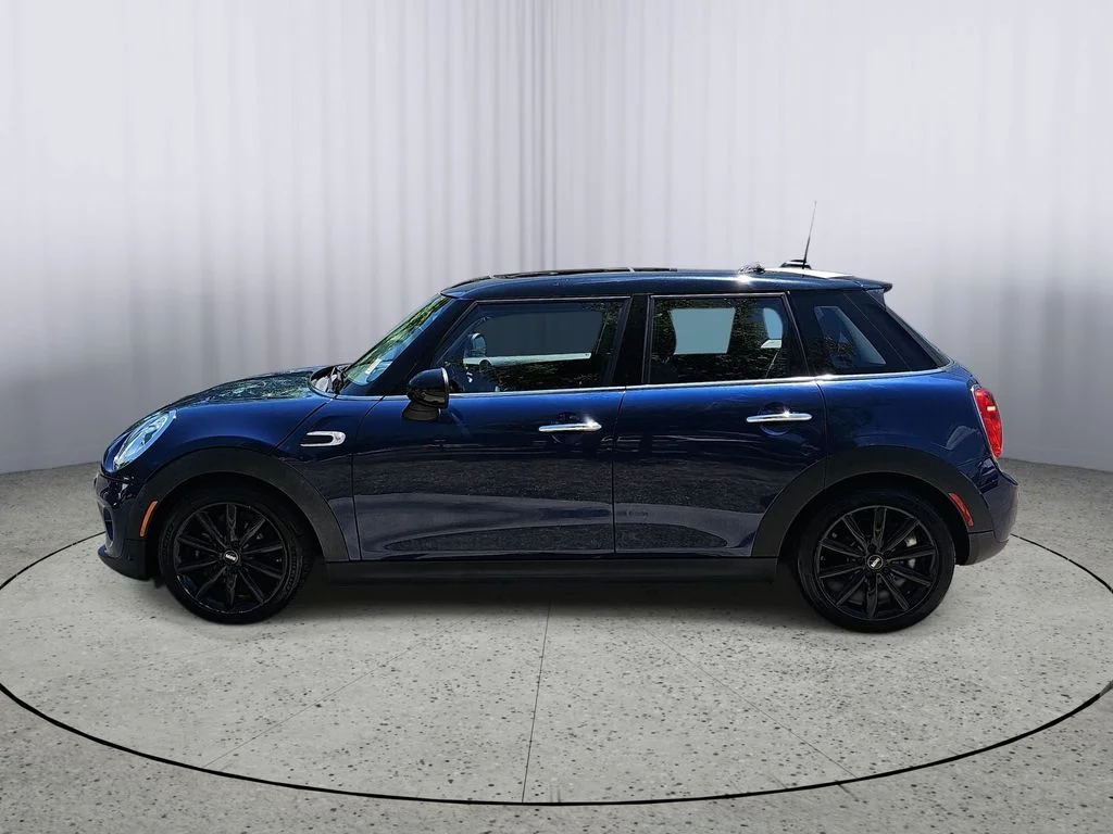 Used 2018 Blue MINI Base image 2
