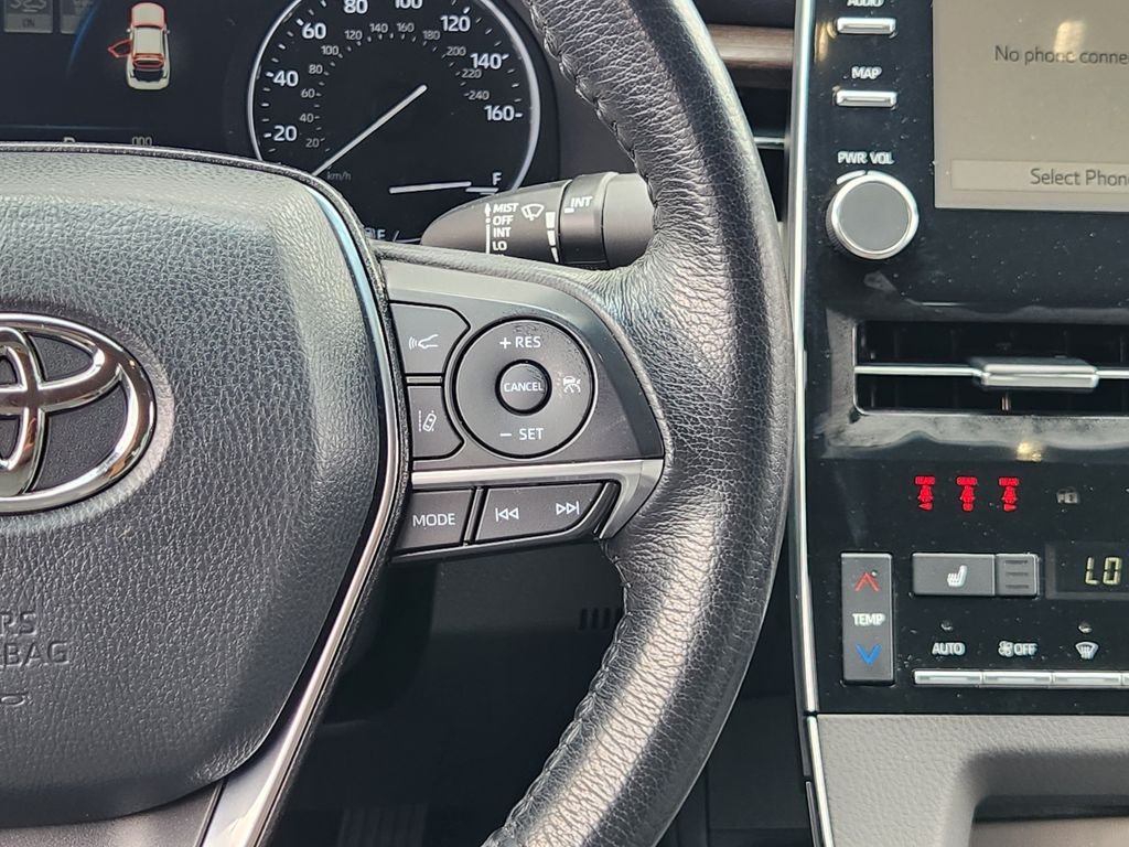 Used 2020 Brownstone Toyota Hybrid XLE image 32