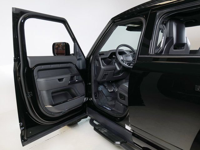 New 2026  Land Rover  image 24