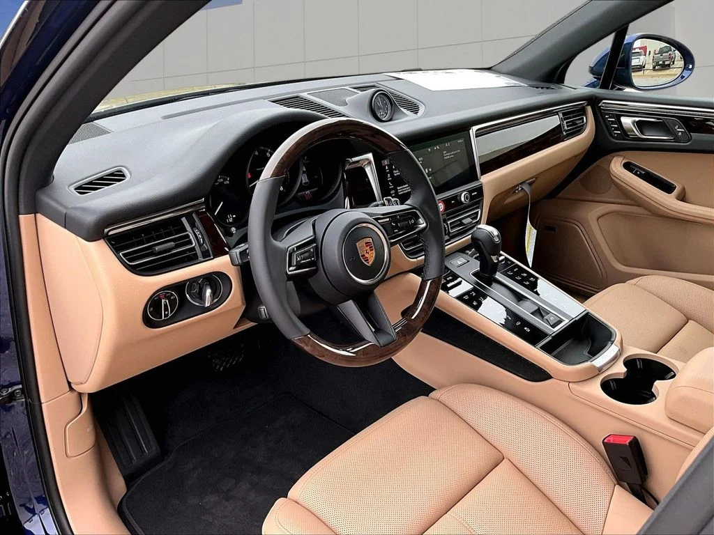2026 Porsche Macan Base - Photo 4