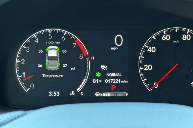 Used 2025 Platinum White Honda Black Edition image 33