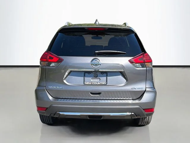 Used 2017 Gray Nissan SV image 6