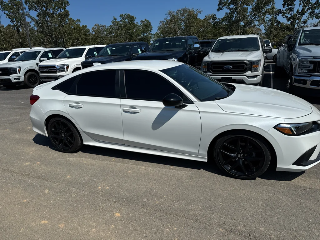 Used 2023 Platinum White Pearl Honda Sport image 4