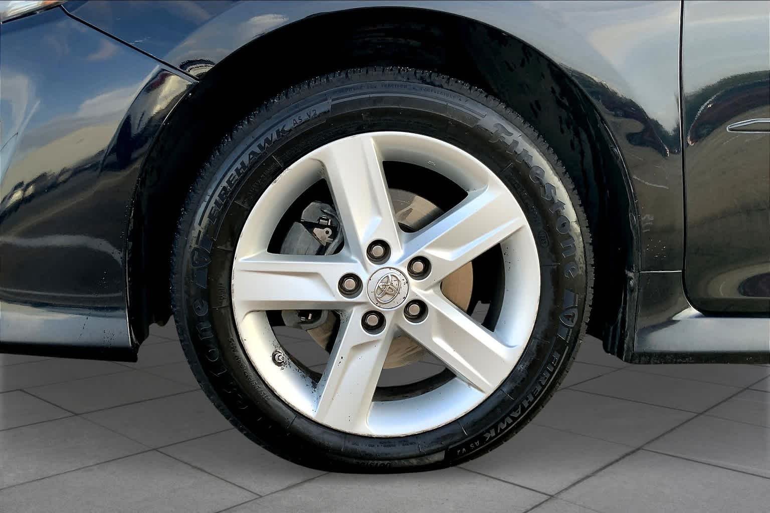 Used 2014 Attitude Black Metallic Toyota XLE image 11