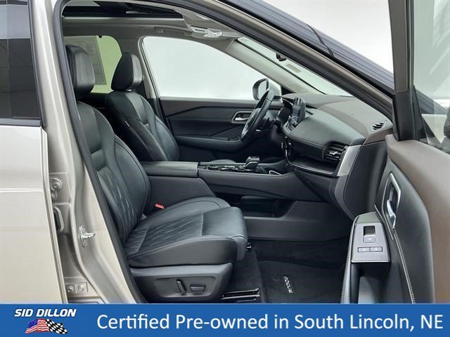 Used 2023 Champagne Silver Metallic Nissan Platinum image 26