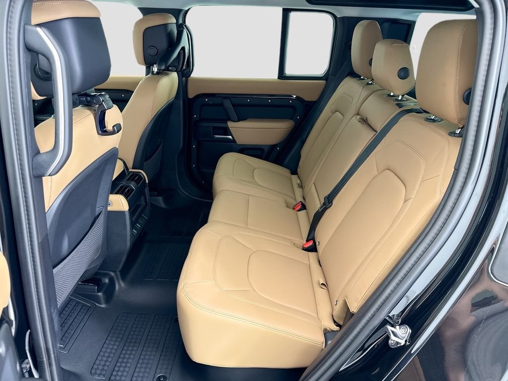 New 2026 Santorini Black Land Rover S image 19