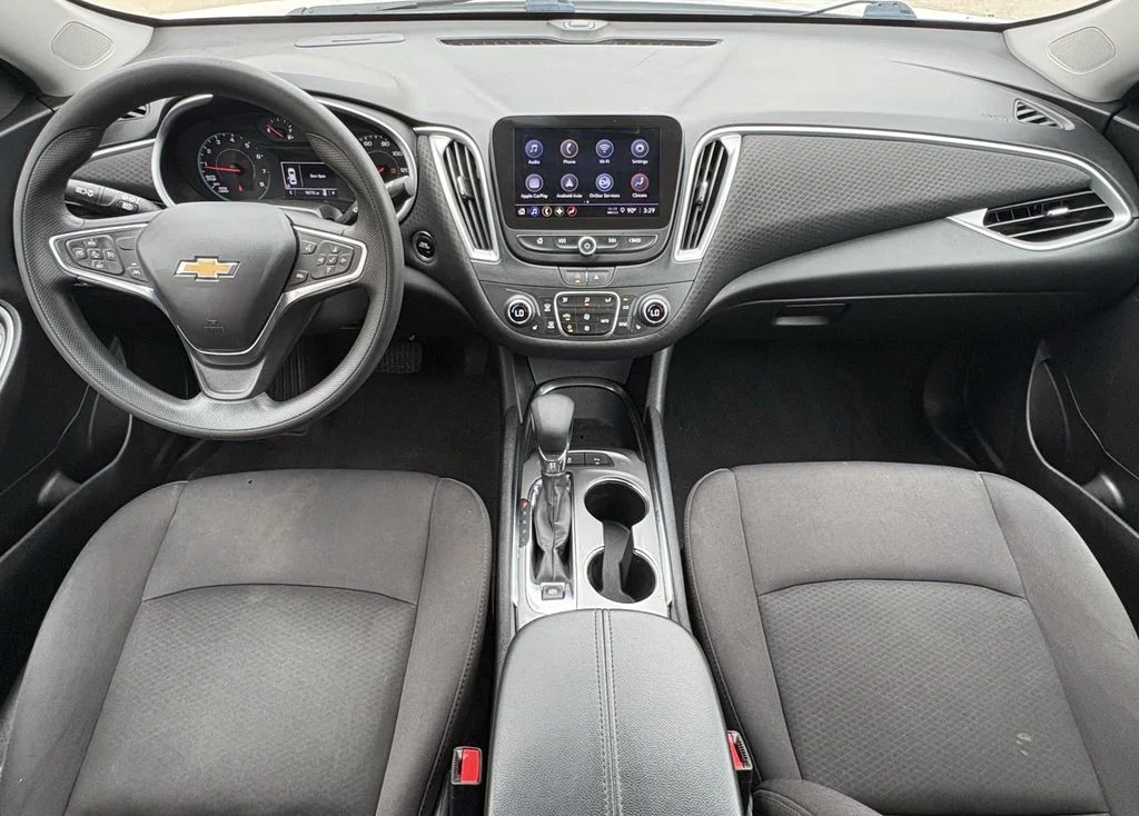 Used 2024 Summit White Chevrolet LT image 22