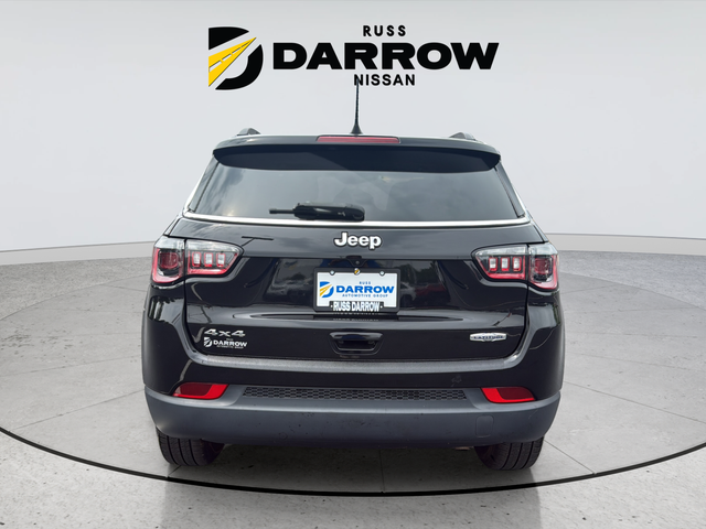 Used 2022 Black Jeep Latitude image 4