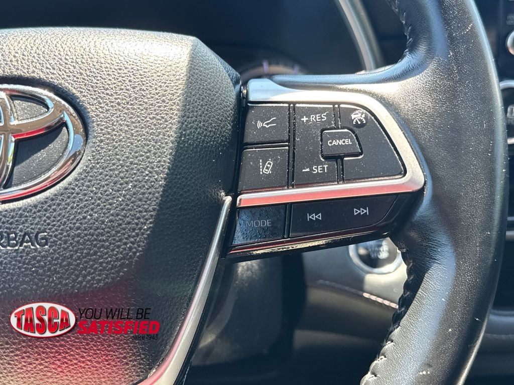 Used 2022 Gray Toyota XLE image 23