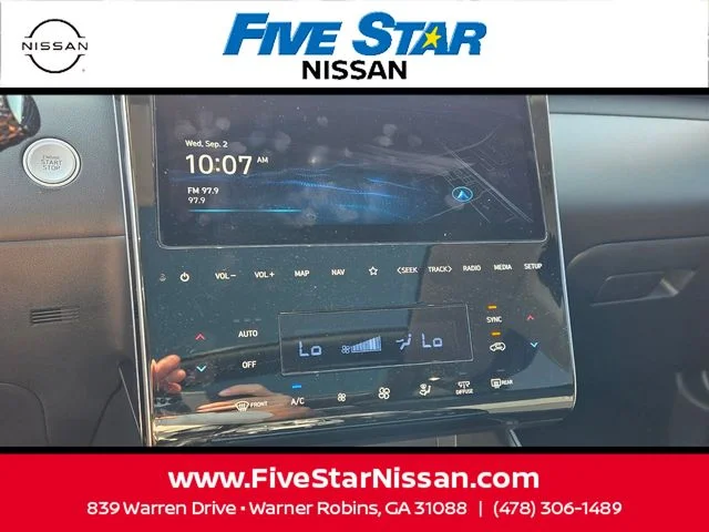Used 2023 Black Hyundai SE image 22