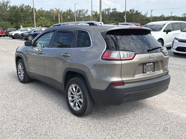 Used 2021 Beige Jeep Latitude Plus image 6