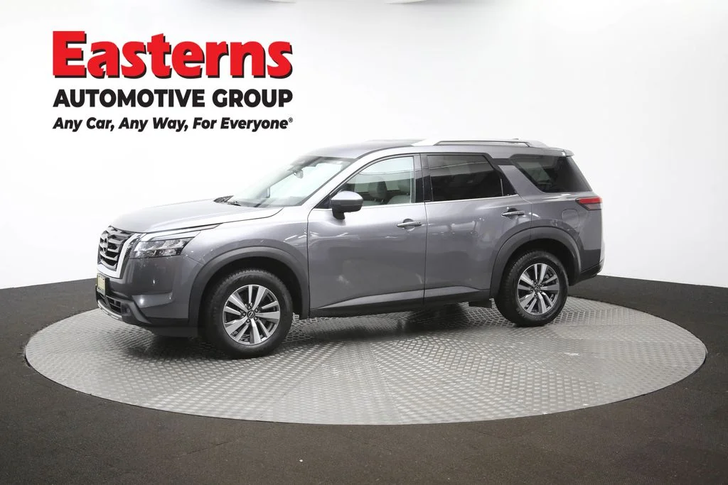 Used 2022 Gray Nissan SL image 58