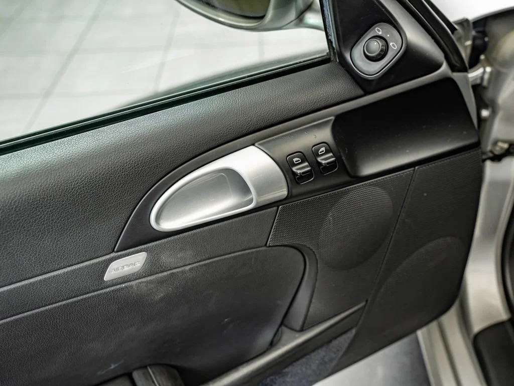 Used 2007 Arctic Silver Metallic Porsche  image 25