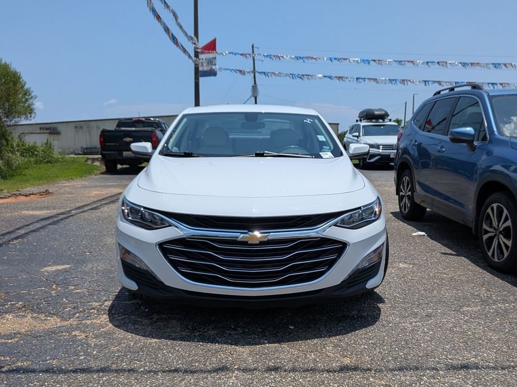 Used 2019 White Chevrolet Premier image 7