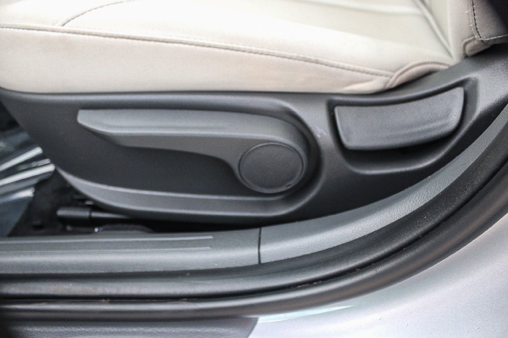 Certified Used 2023 Silver Hyundai Blue image 22