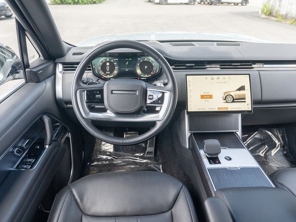 Used 2024 Silver Land Rover SE image 13