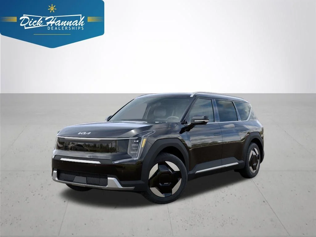 New 2026 Ebony Black Kia Wind AWD image 1