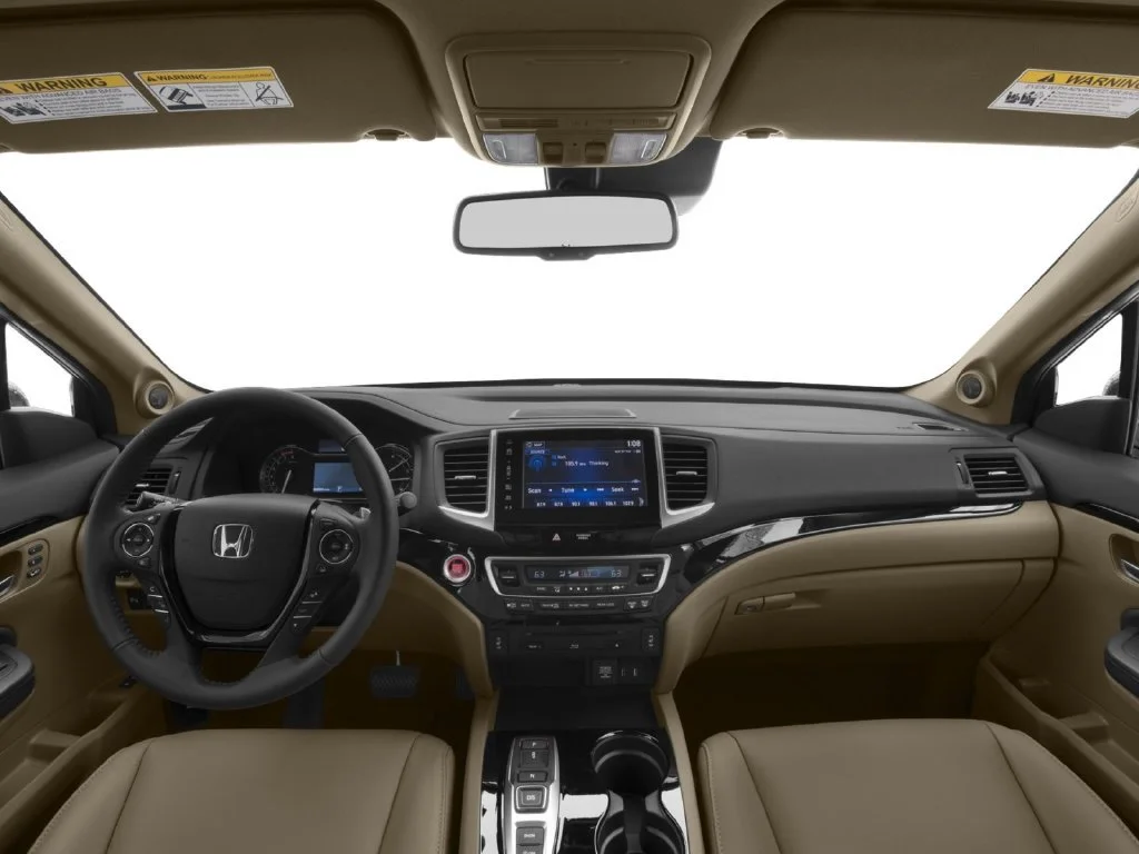 Used 2017  Honda Touring image 5