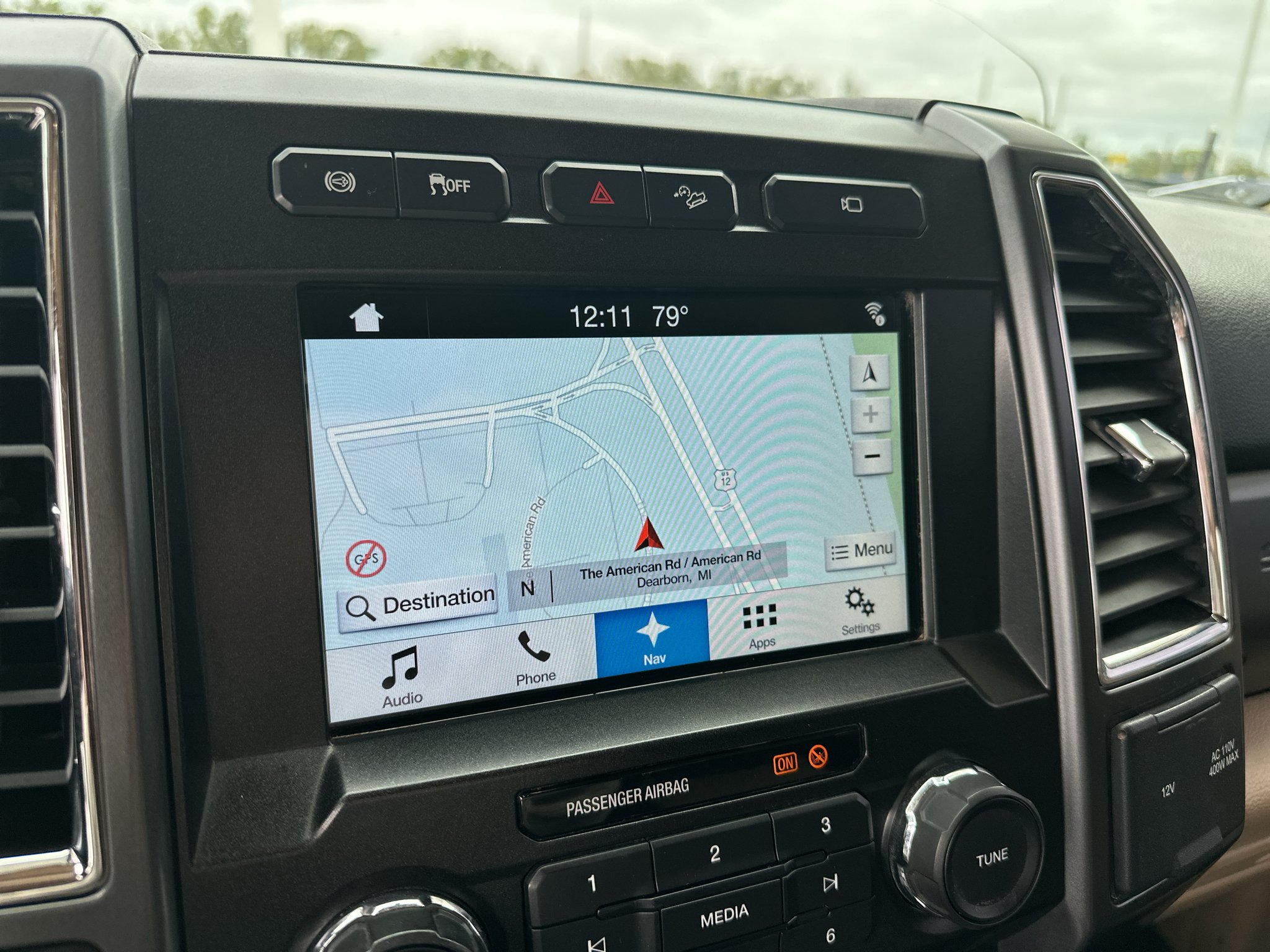 Used 2017 White Gold Metallic Ford XLT image 23