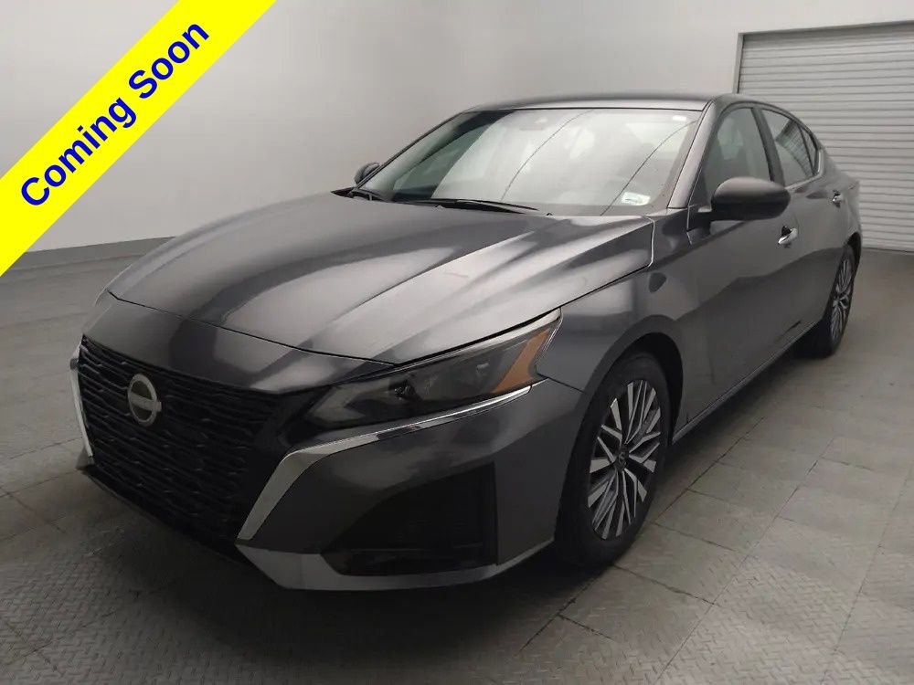 Used 2025 Gray Nissan 2.5 SV image 1