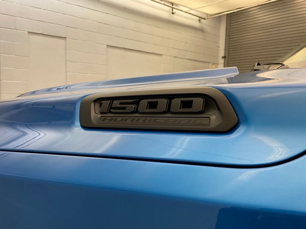 New 2026 Hydro Blue Pearl-Coat Exterior Paint RAM Big Horn/Lone Star image 9
