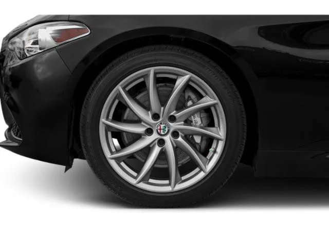 Used 2019 White Alfa Romeo Base image 14