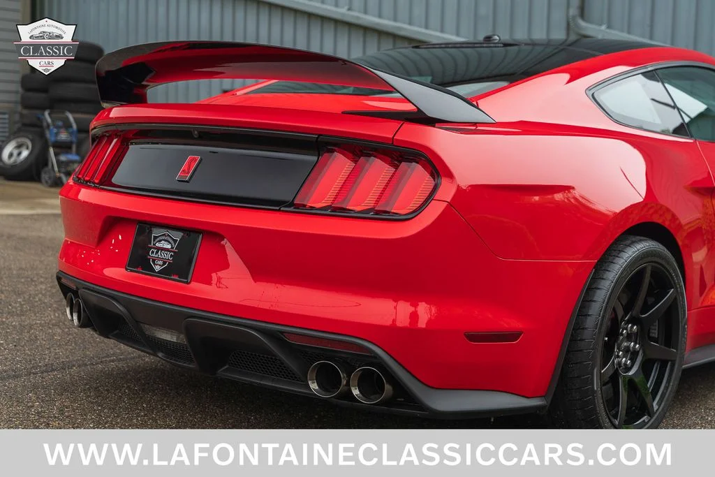 Used 2017 Red Ford Shelby GT350R image 31