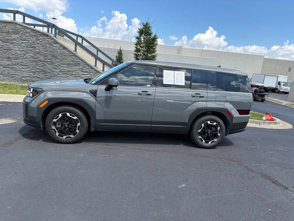 Used 2024 Gray Hyundai SE image 4