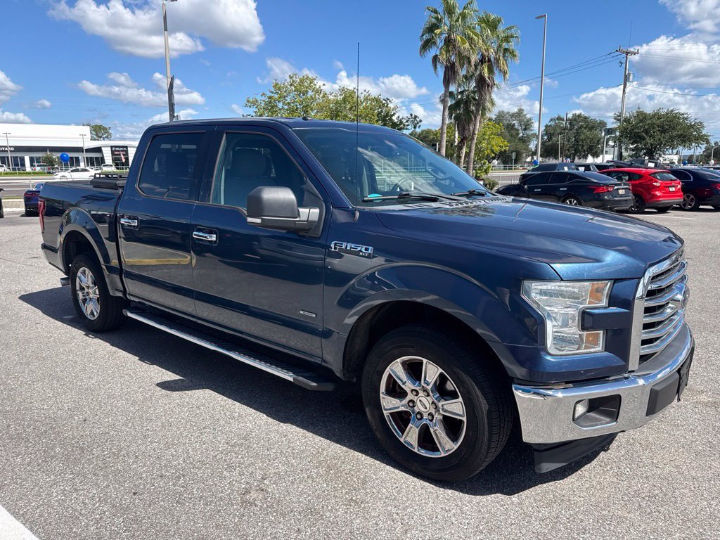 Used 2017 Blue Ford XLT image 3