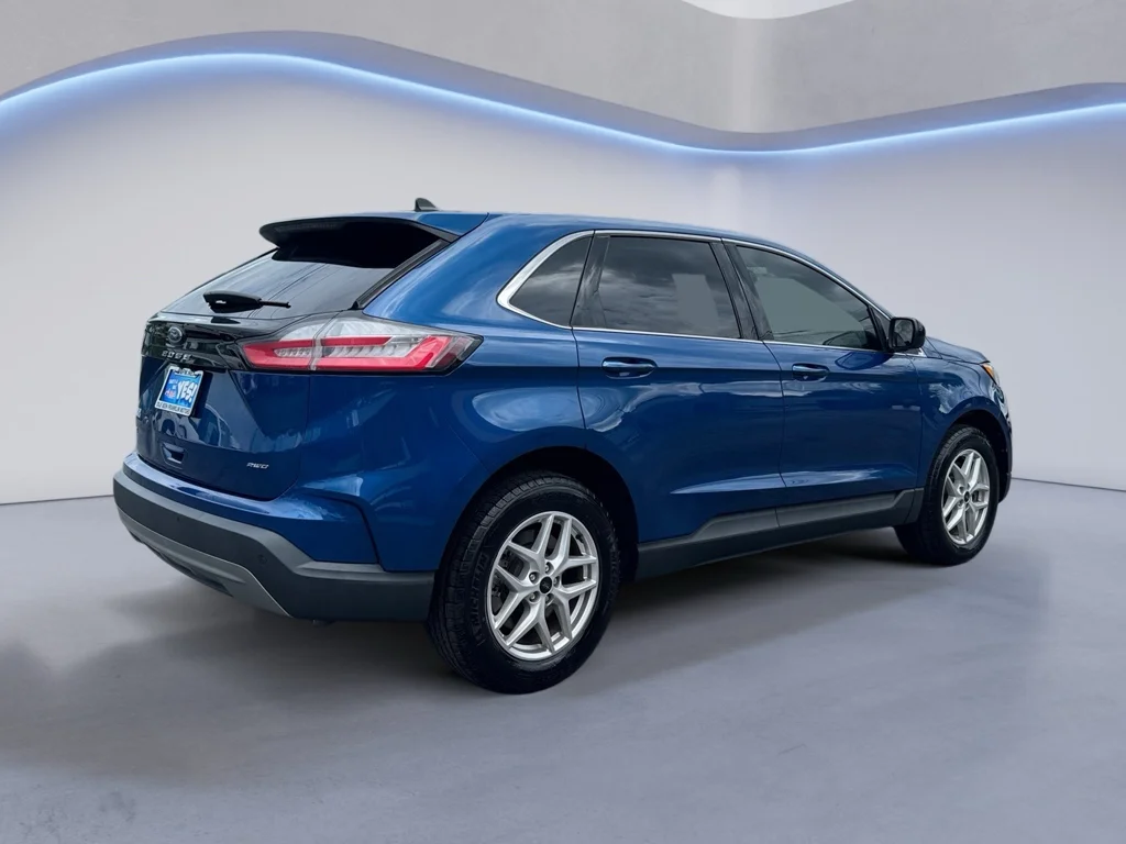 Used 2024 Blue Ford SEL image 5