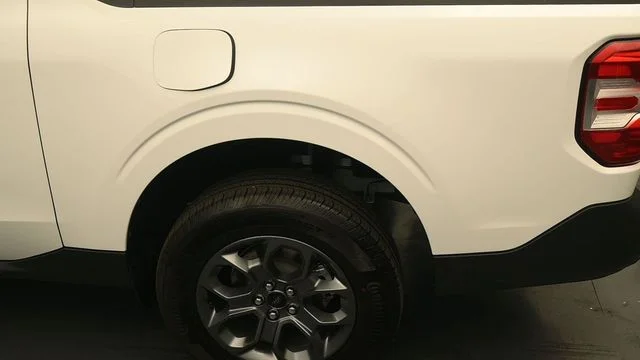 New 2026 Oxford White Ford XLT image 9