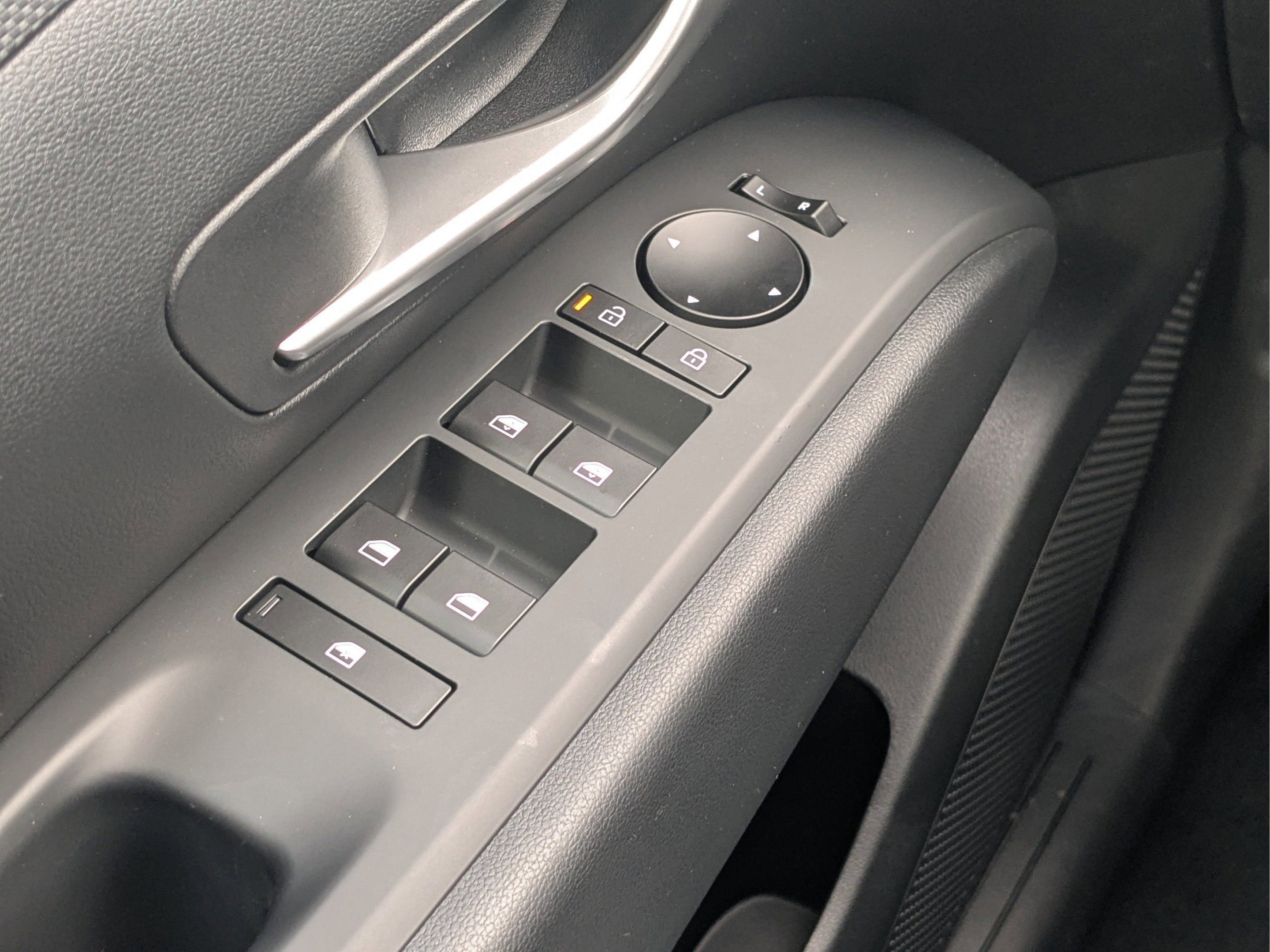 New 2026 Hampton Gray Hyundai SEL AWD image 27