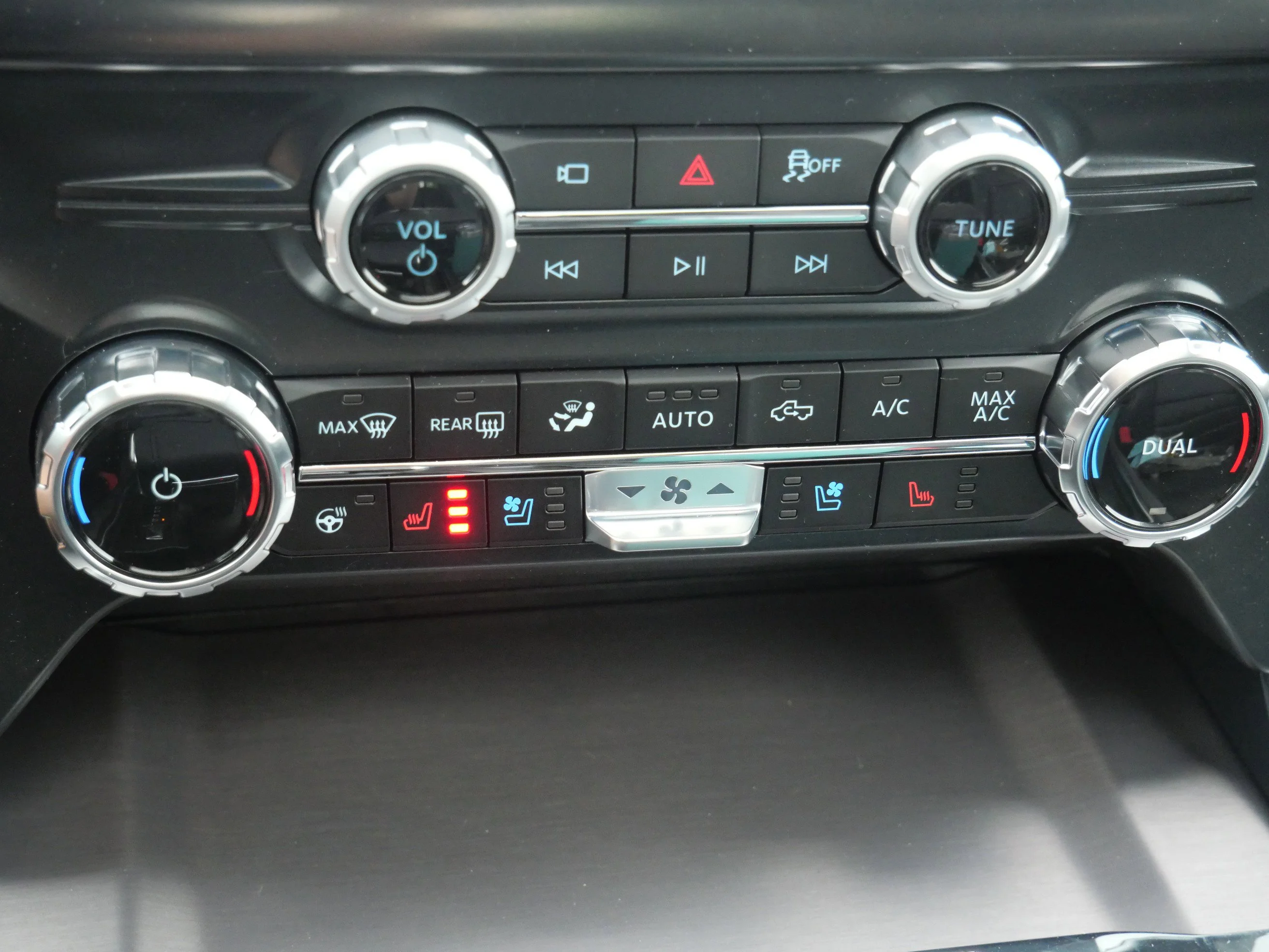 New 2026 Agate Black Metallic Ford Platinum® image 24