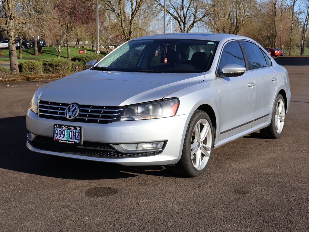 2012 Volkswagen Passat SEL