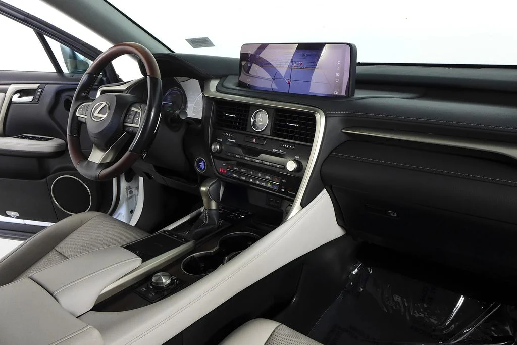 Used 2020 White Lexus 450h image 13