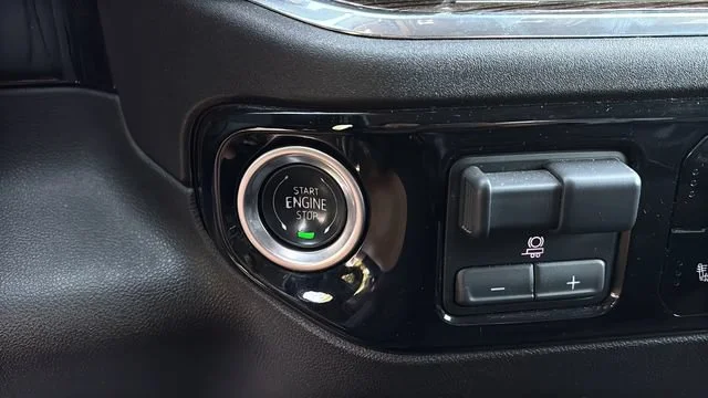 Used 2025 Summit White Chevrolet LT image 30