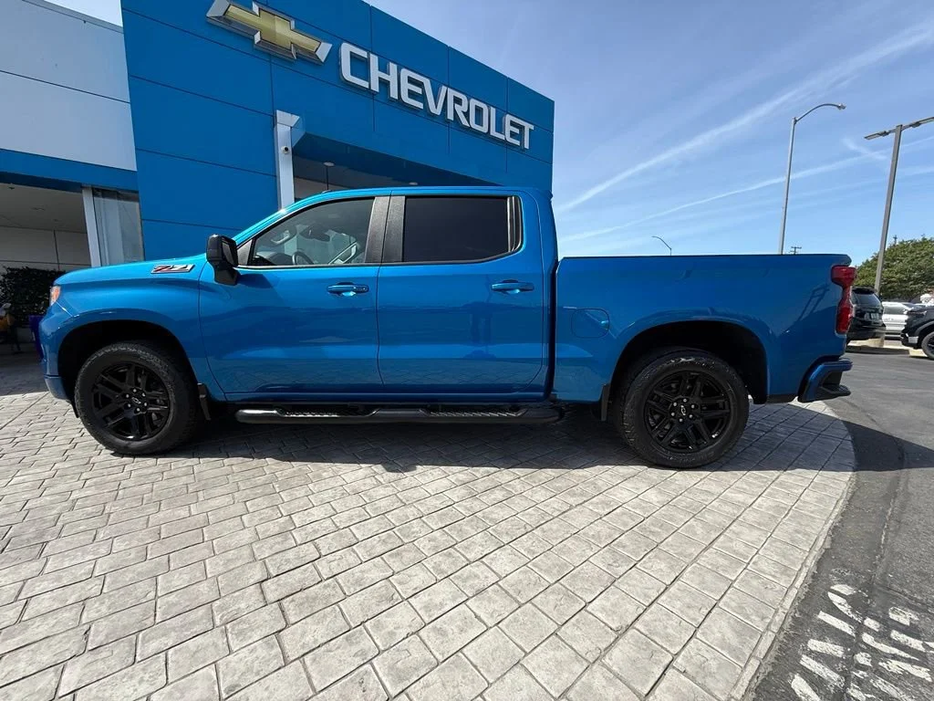 Used 2022 Glacier Blue Metallic Chevrolet RST image 13