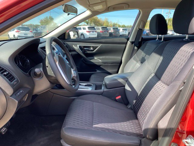 Used 2017 Red Nissan 2.5 S image 18