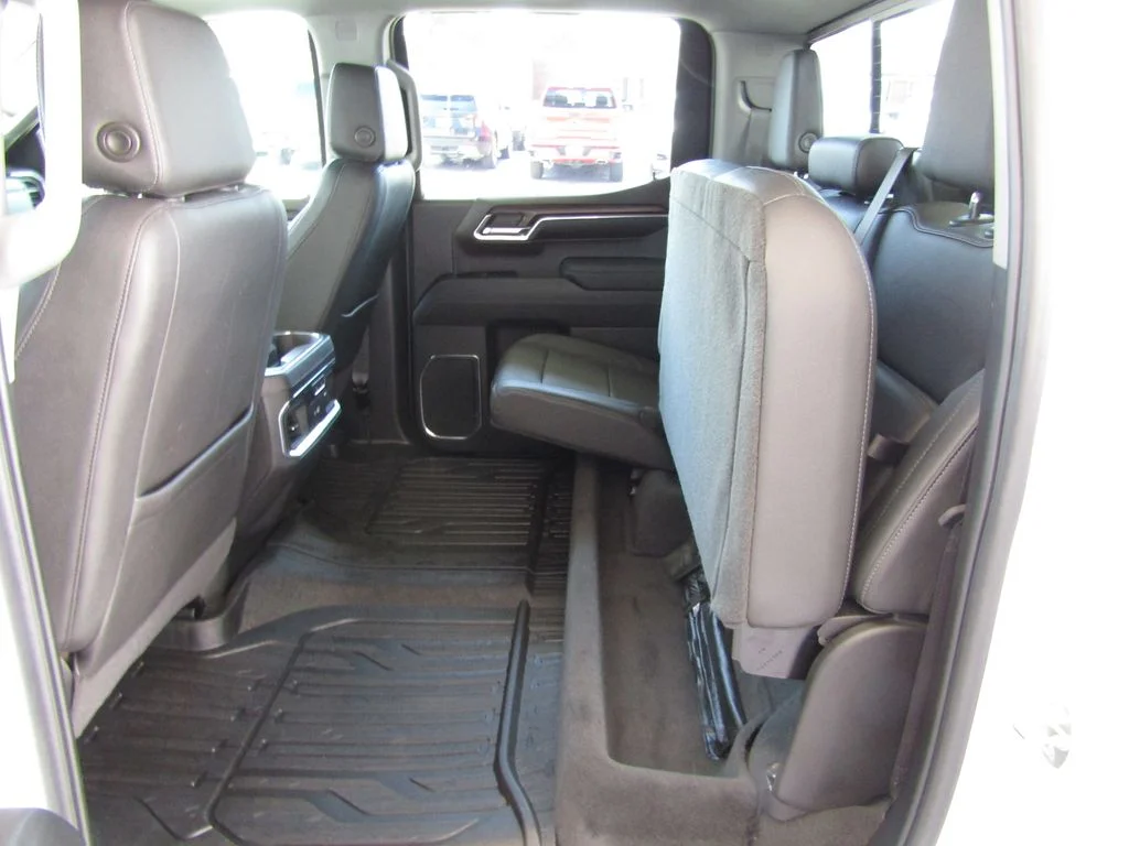 Used 2024 White GMC SLT image 41