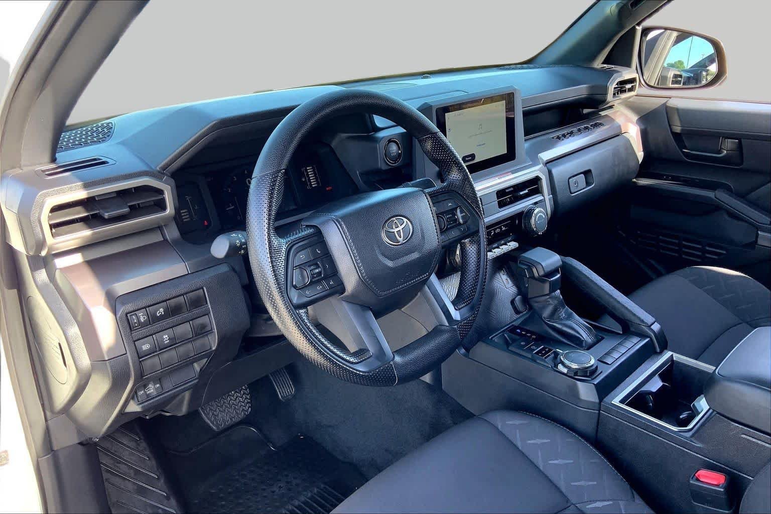Used 2026 Ice Cap Toyota SR5 image 17