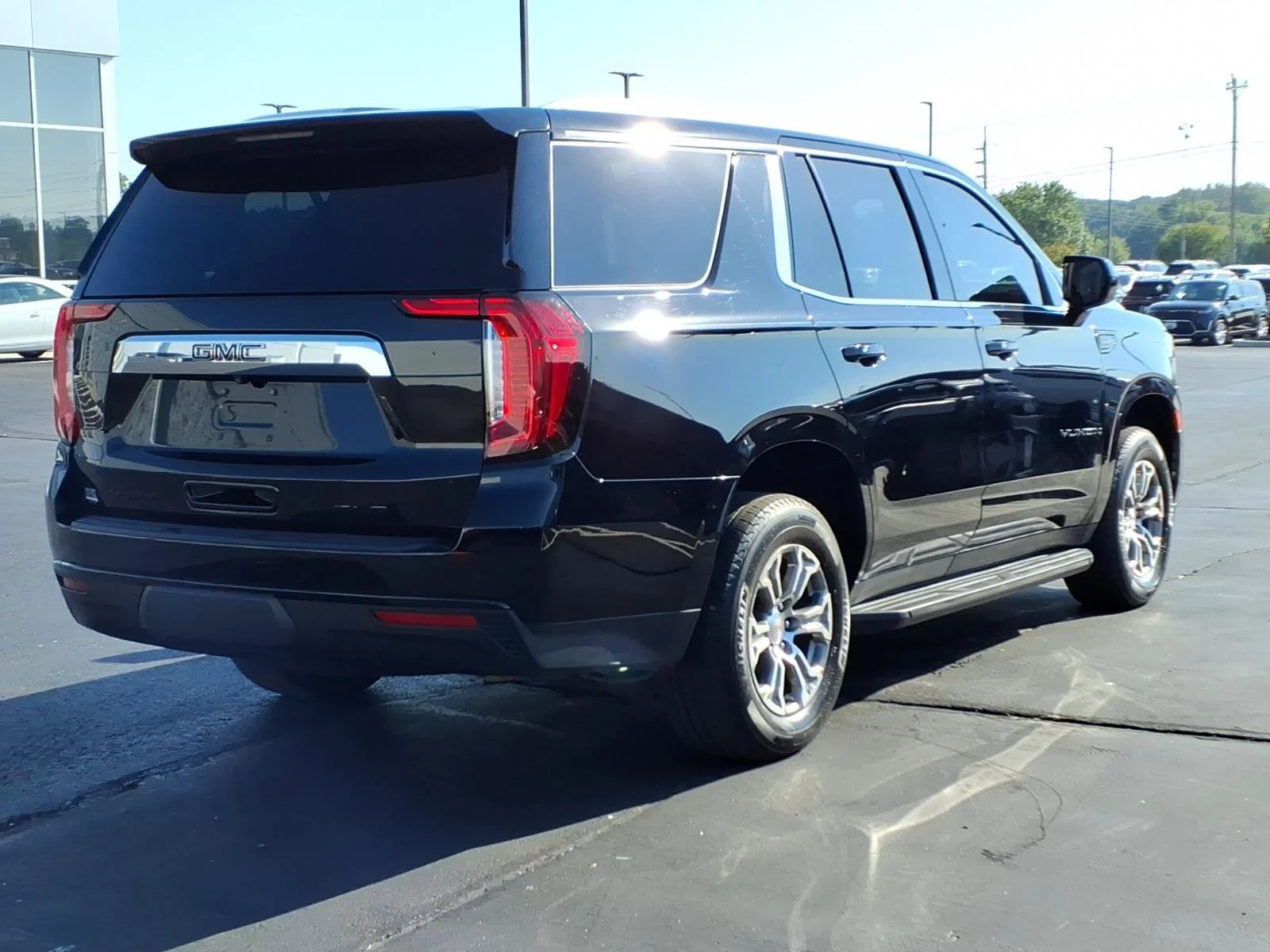 Used 2022 Onyx Black GMC SLE image 26