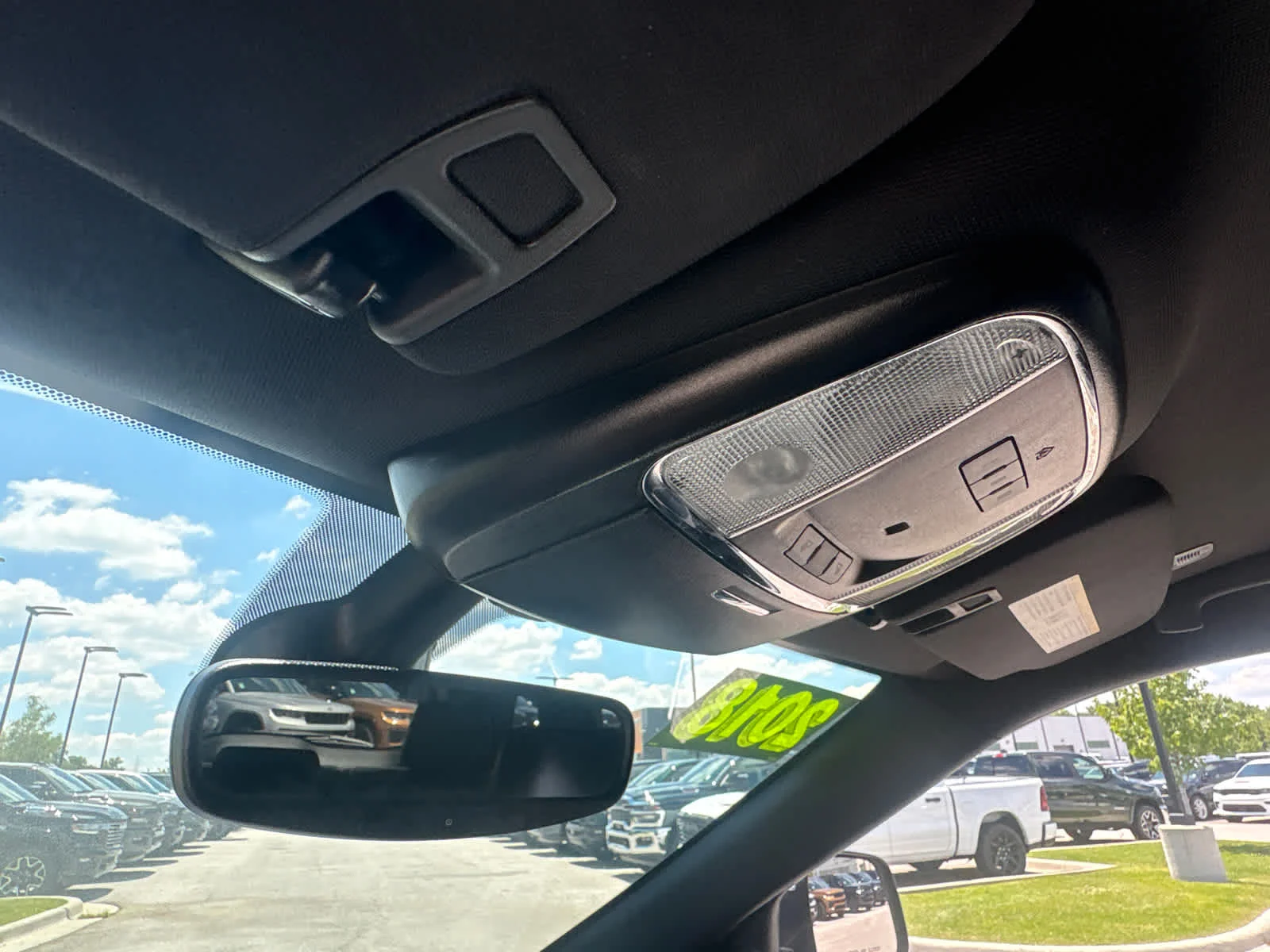Used 2018 Diamond Black Crystal Pearlcoat Jeep Limited image 30